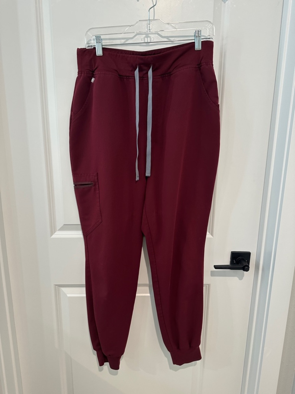 Figs Women’s Zamora High Waisted Joggers Burgundy